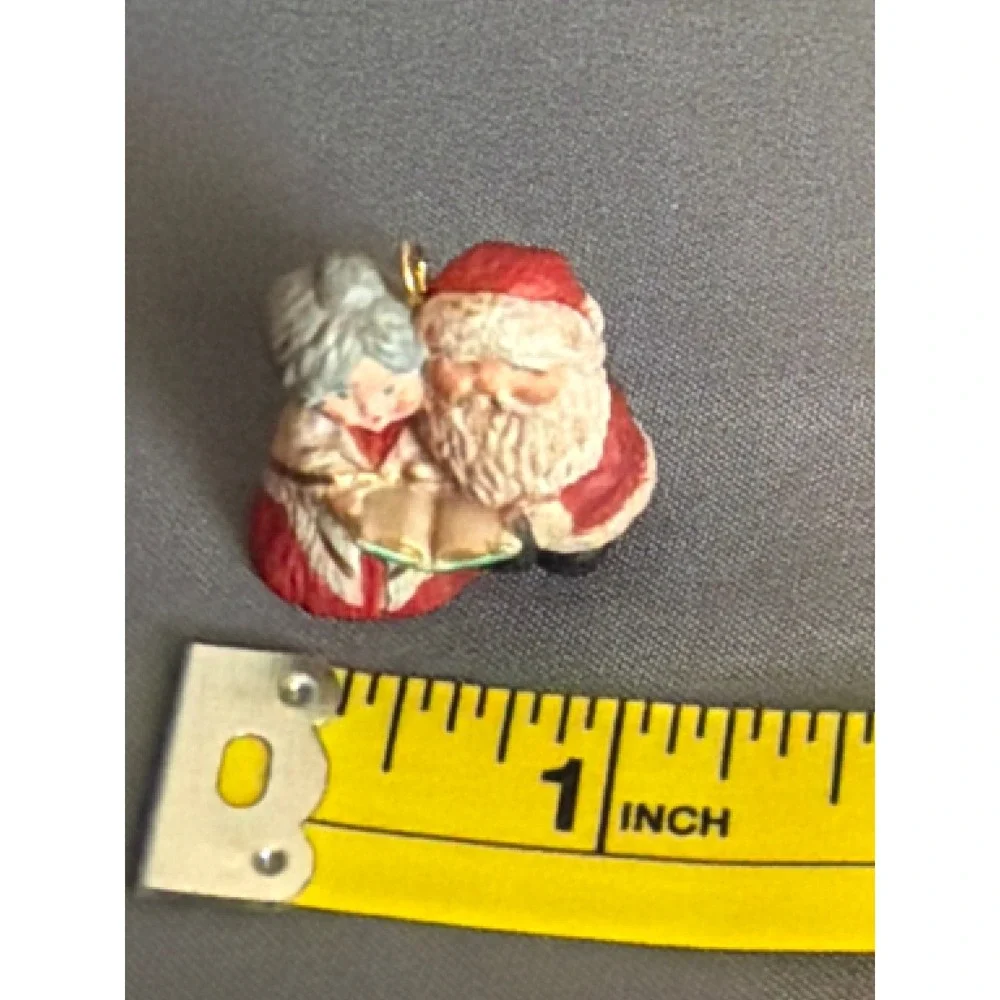 Hallmark Keepsake Miniature Ornaments Santas Journey 1995 The Kringles 1994 Set